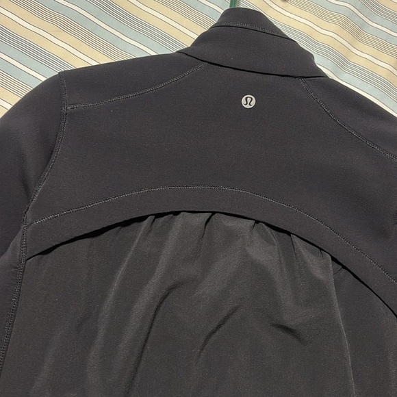 Lululemon jacket - Picture 3 of 5